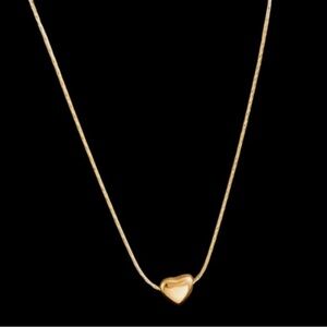 Minimalist heart Business Casual gold Necklace heart chain NWT classy